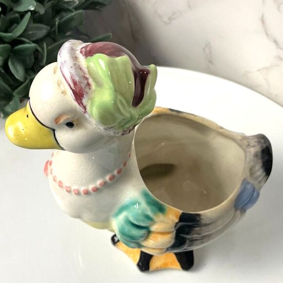 Adorable vintage duck in a bonnet planter so sweet must see - Picture 6 of 7